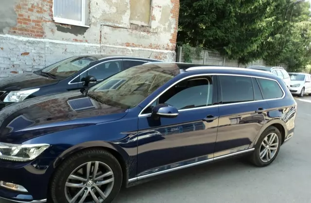 VOLKSWAGEN Passat 