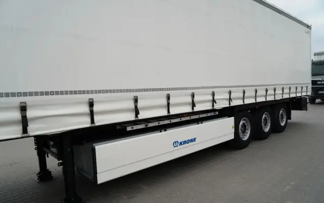 KRONE FIRANKA / 2024 ROK / KOSZ NA PALETY / 2 OSIE PODNOSZONE / MAŁO UŻYWANA / 