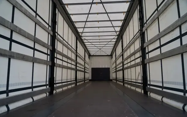 KRONE FIRANKA / 2024 ROK / KOSZ NA PALETY / 2 OSIE PODNOSZONE / MAŁO UŻYWANA / 