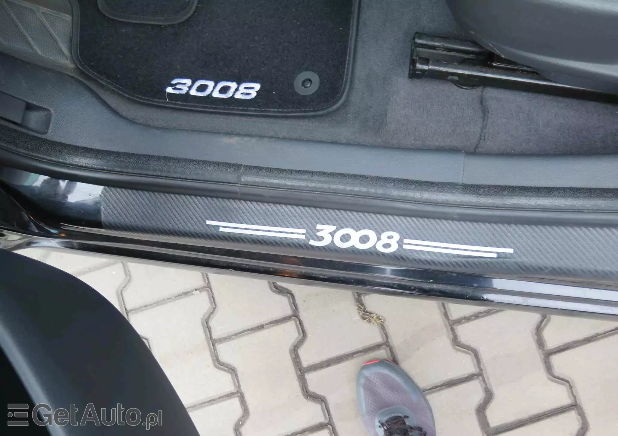 PEUGEOT 3008 1.6 Active