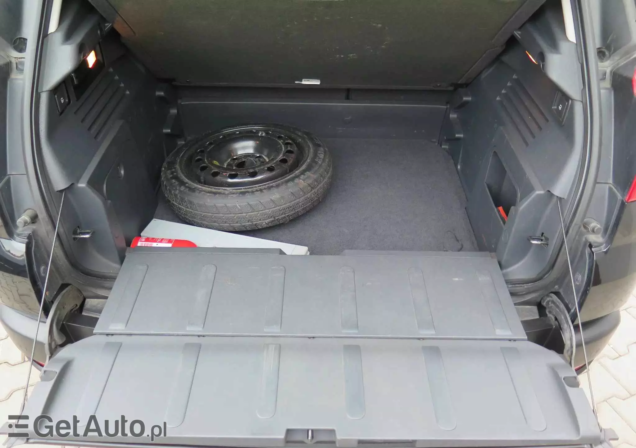 PEUGEOT 3008 1.6 Active