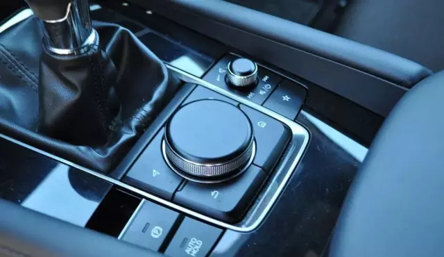 MAZDA 3 2.0 SkyActiv-G (122 KM)