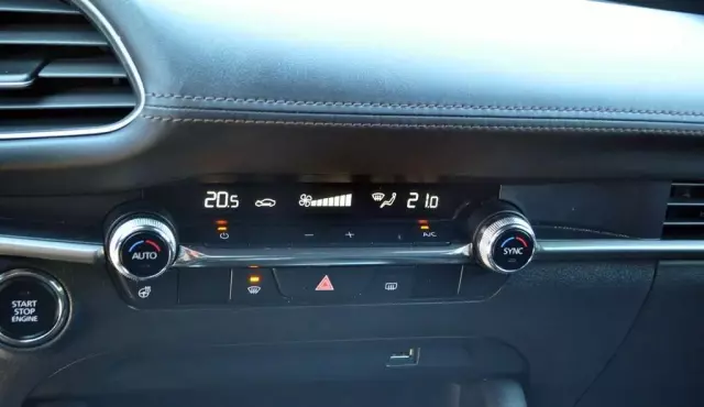 MAZDA 3 2.0 SkyActiv-G (122 KM)