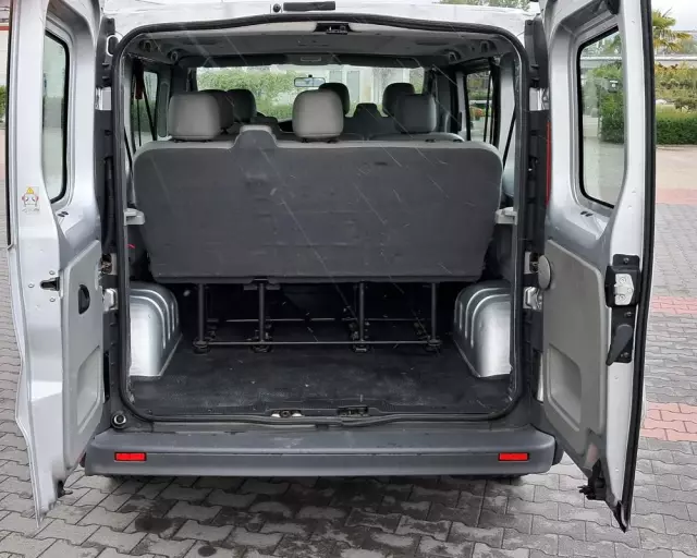 RENAULT Trafic 2.0 dCi 90 Combi L1H1