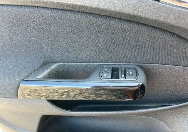 OPEL Corsa 1.4 16V Active