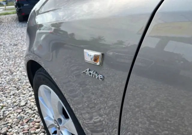 OPEL Corsa 1.4 16V Active