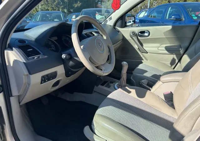 RENAULT Megane II 1.6 Confort Authentique