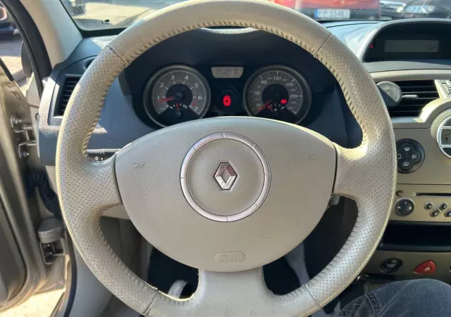 RENAULT Megane II 1.6 Confort Authentique