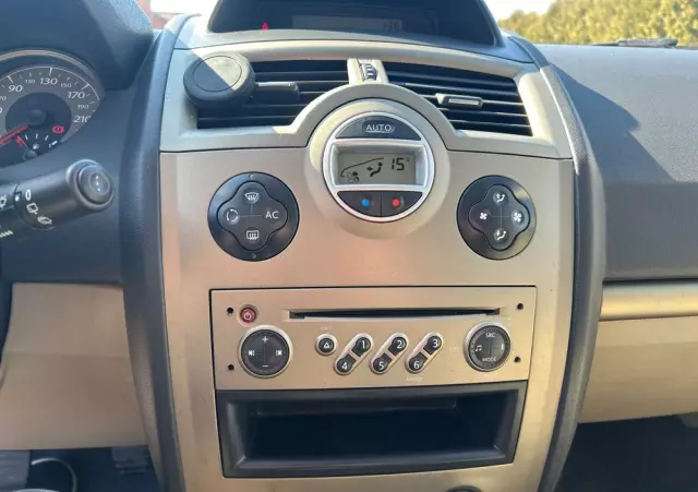 RENAULT Megane II 1.6 Confort Authentique