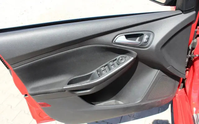 FORD Focus 1.5 EcoBoost Start-Stopp-System ST-Line