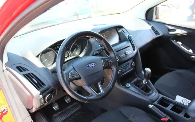 FORD Focus 1.5 EcoBoost Start-Stopp-System ST-Line