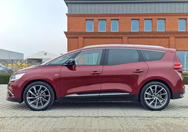 RENAULT Grand Scenic 
