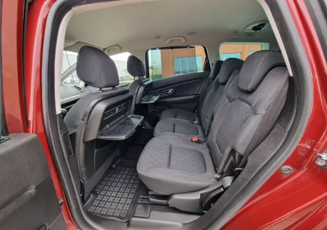 RENAULT Grand Scenic 