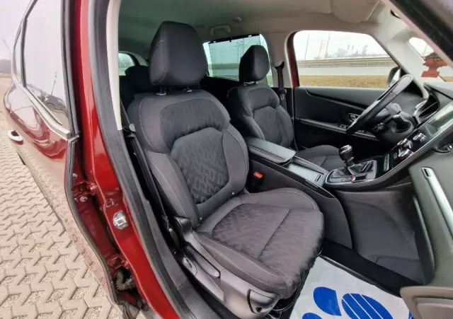 RENAULT Grand Scenic 