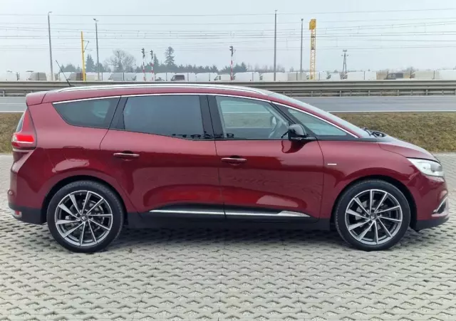 RENAULT Grand Scenic 
