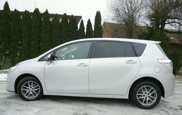 TOYOTA Verso 