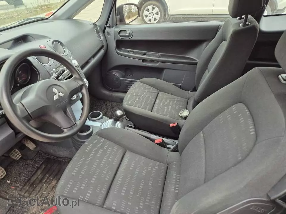 MITSUBISHI Colt 