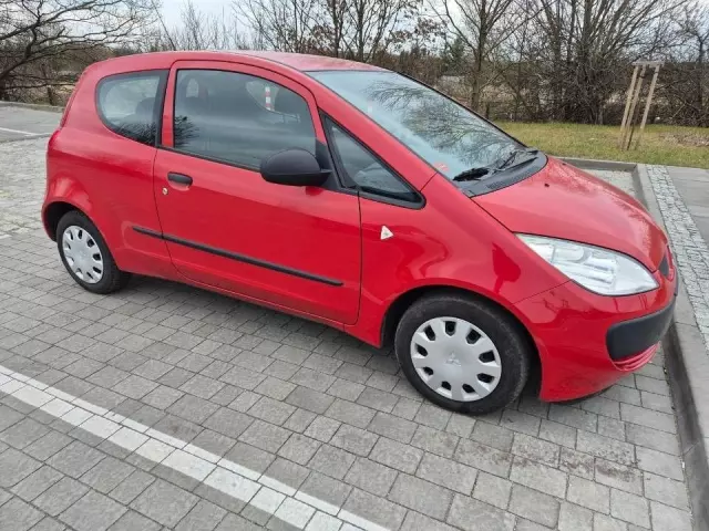 MITSUBISHI Colt 