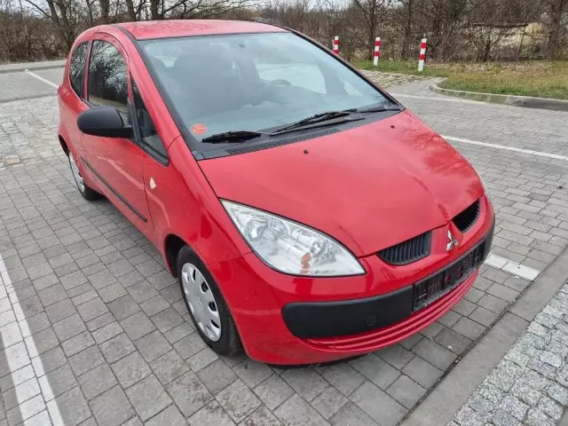 MITSUBISHI Colt 