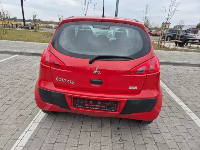 MITSUBISHI Colt 