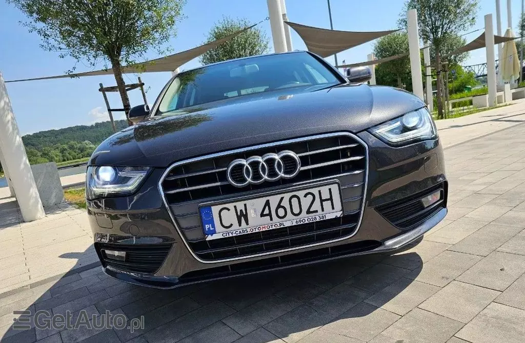 AUDI A4 