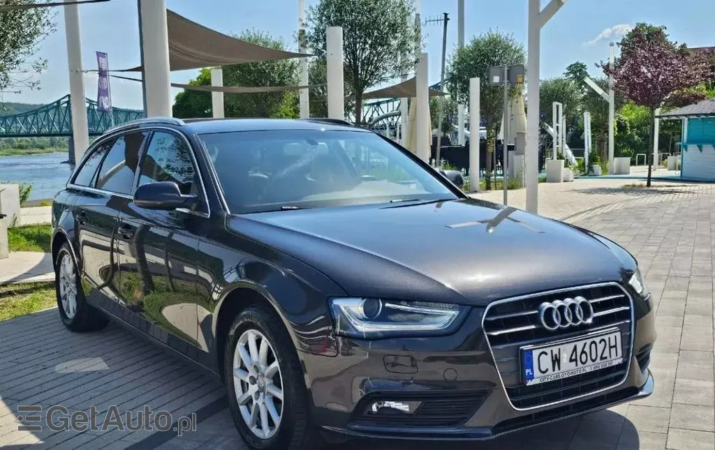 AUDI A4 