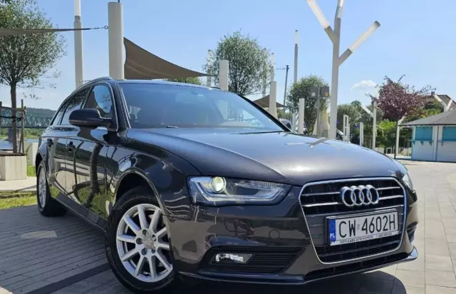 AUDI A4 