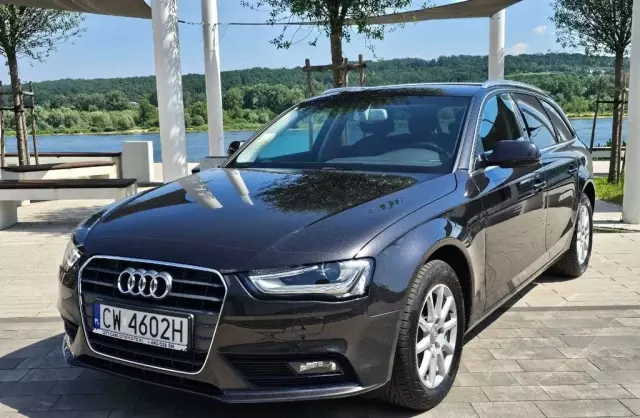 AUDI A4 