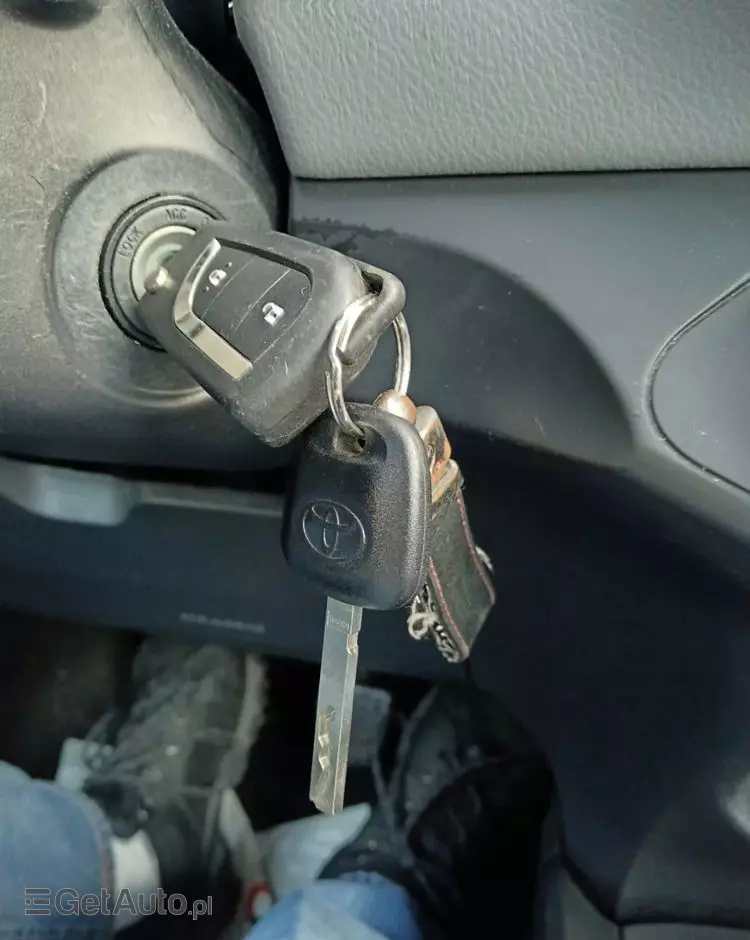 TOYOTA Yaris 1.33 Business Edition