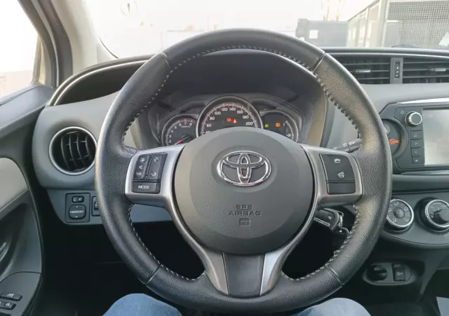 TOYOTA Yaris 1.33 Business Edition
