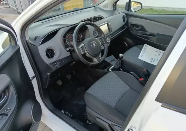 TOYOTA Yaris 1.33 Business Edition