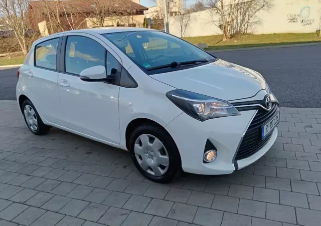 TOYOTA Yaris 1.33 Business Edition