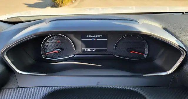 PEUGEOT 2008 PureTech 100 Active S&S BVM6