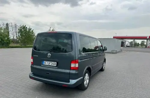 VOLKSWAGEN Multivan 