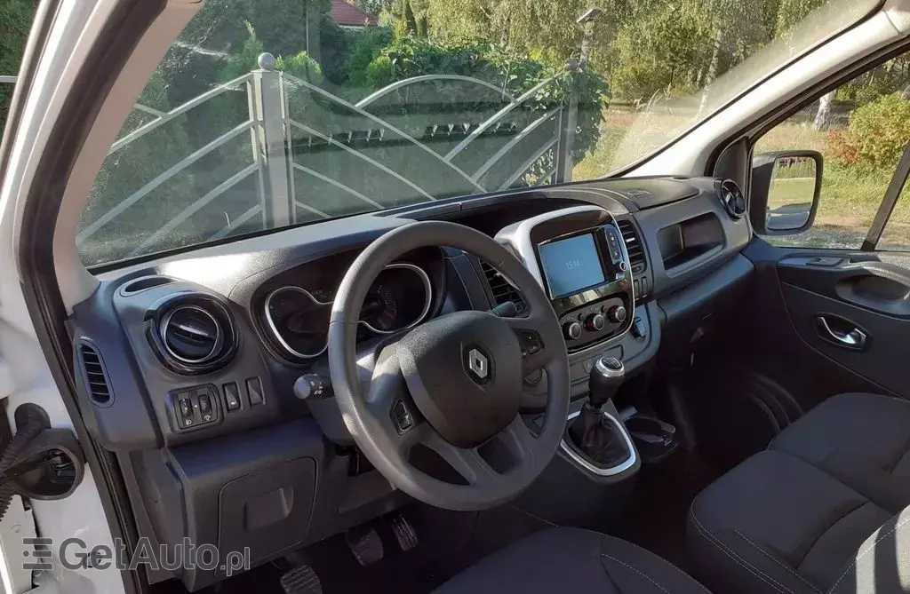 RENAULT Trafic 