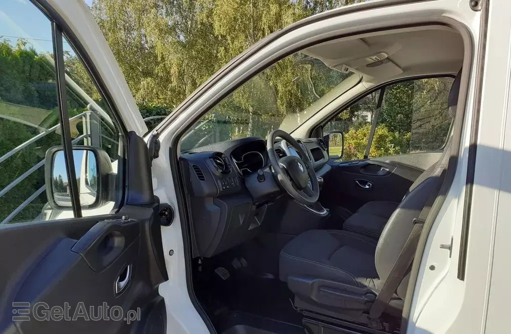 RENAULT Trafic 