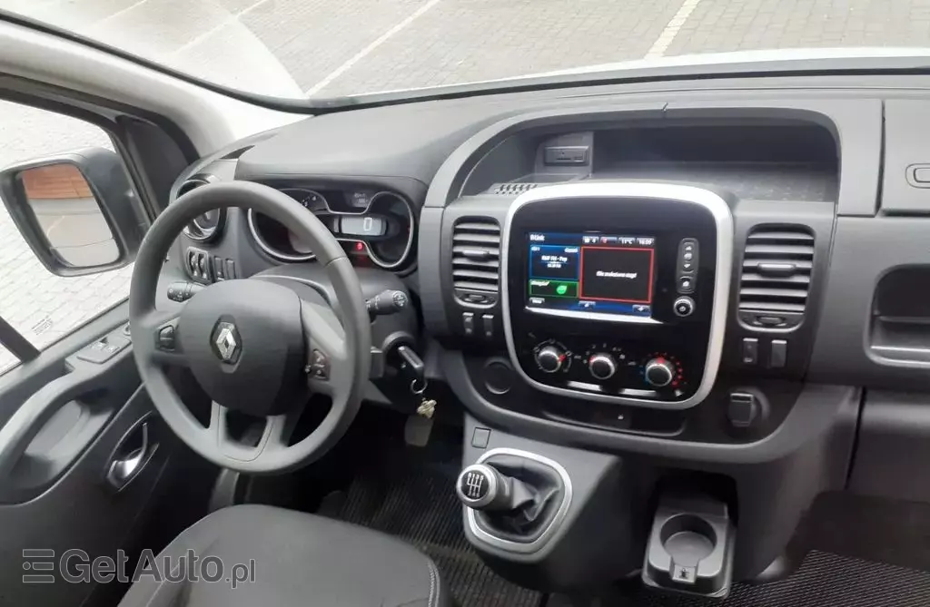 RENAULT Trafic 