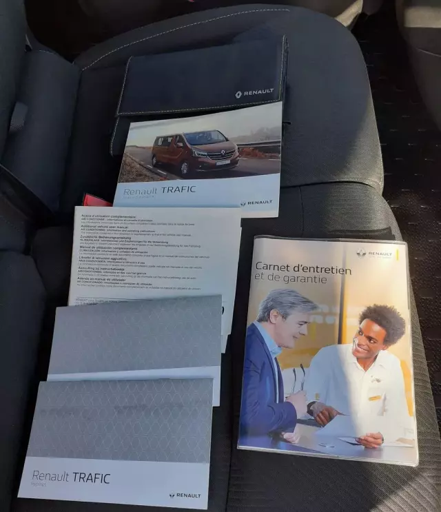 RENAULT Trafic 
