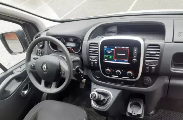RENAULT Trafic 