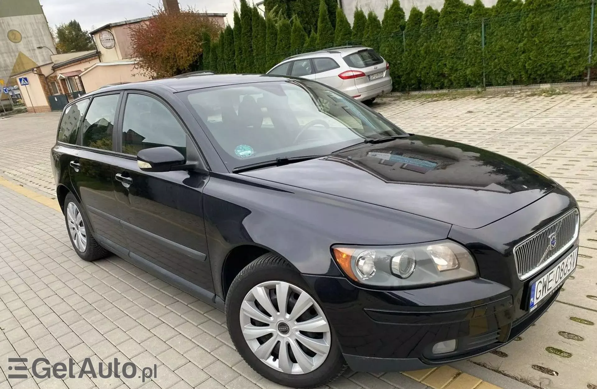 VOLVO V50 