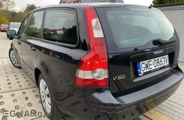 VOLVO V50 