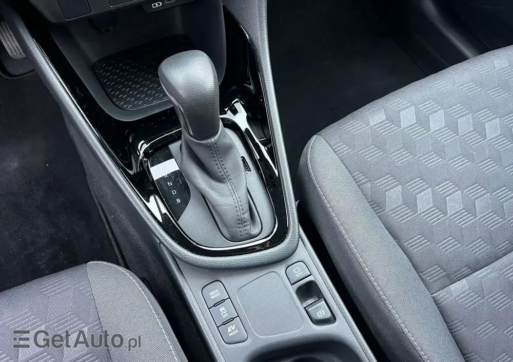 TOYOTA Yaris 1.5 VVT-i Comfort