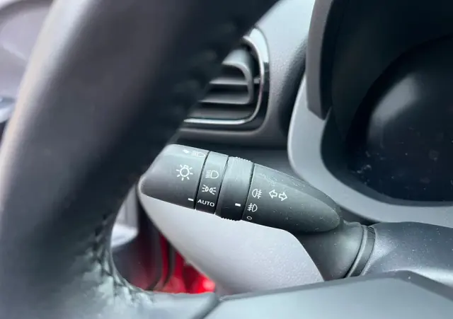 TOYOTA Yaris 1.5 VVT-i Comfort