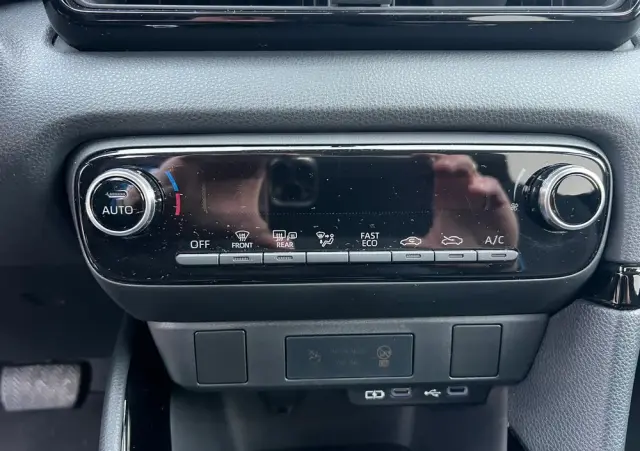 TOYOTA Yaris 1.5 VVT-i Comfort