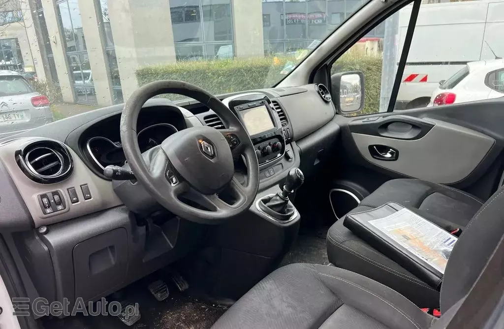 RENAULT Trafic 
