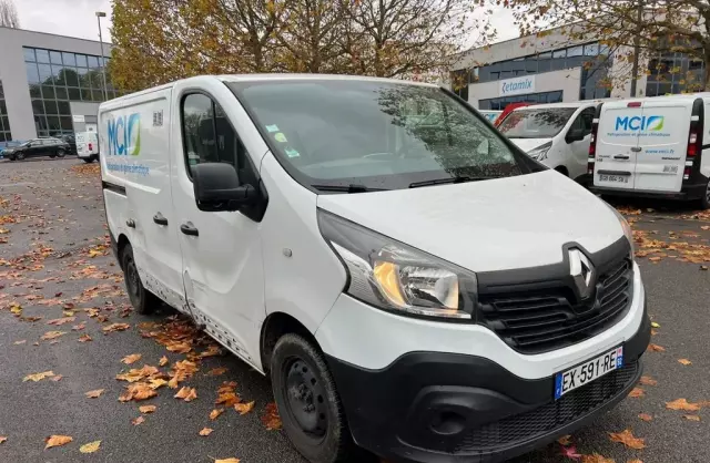 RENAULT Trafic 