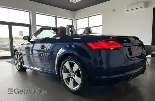 AUDI TT 