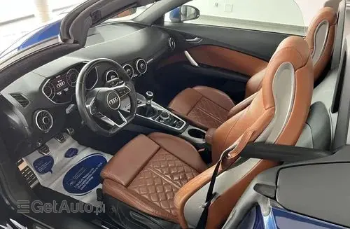 AUDI TT 