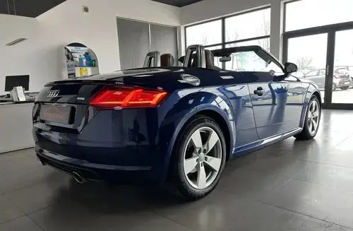 AUDI TT 