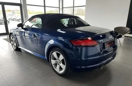 AUDI TT 